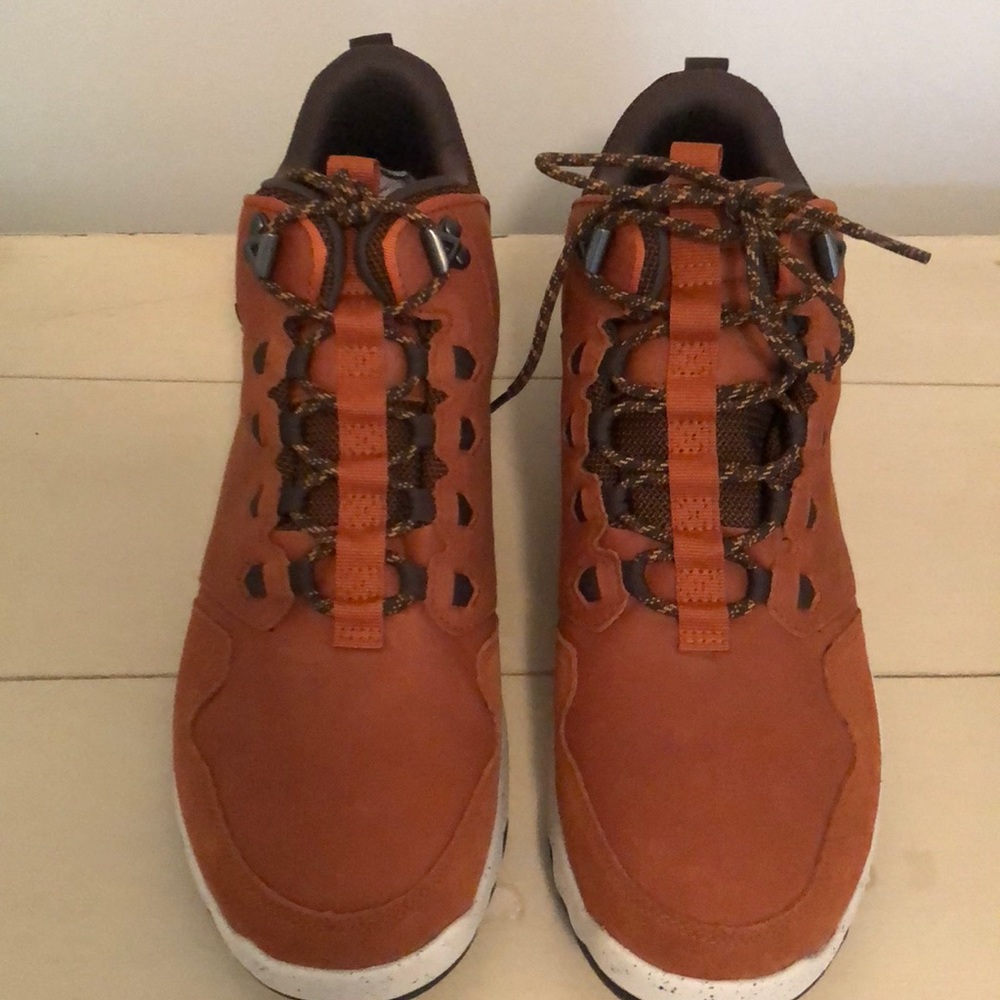 Brand new Teva men’s mid hiker boot